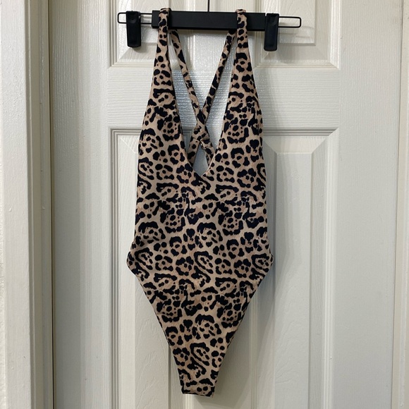 Skatie •Zoey• One Piece Leopard Swimsuit - Picture 1 of 8